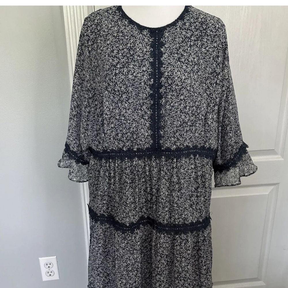 Dainty Jewells Flowers in Florence Midi Dress